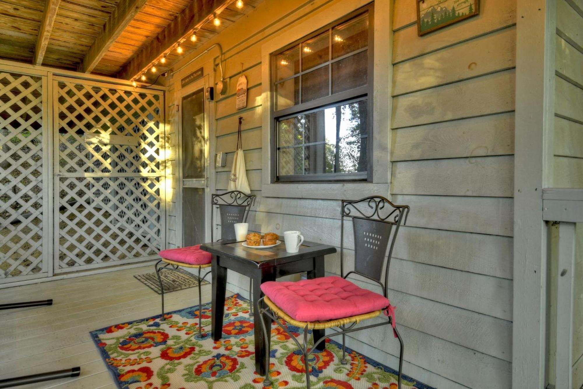 Hygge Haus Rustic Charm Cozy Beds And A Serene Location Ellijay Exterior photo