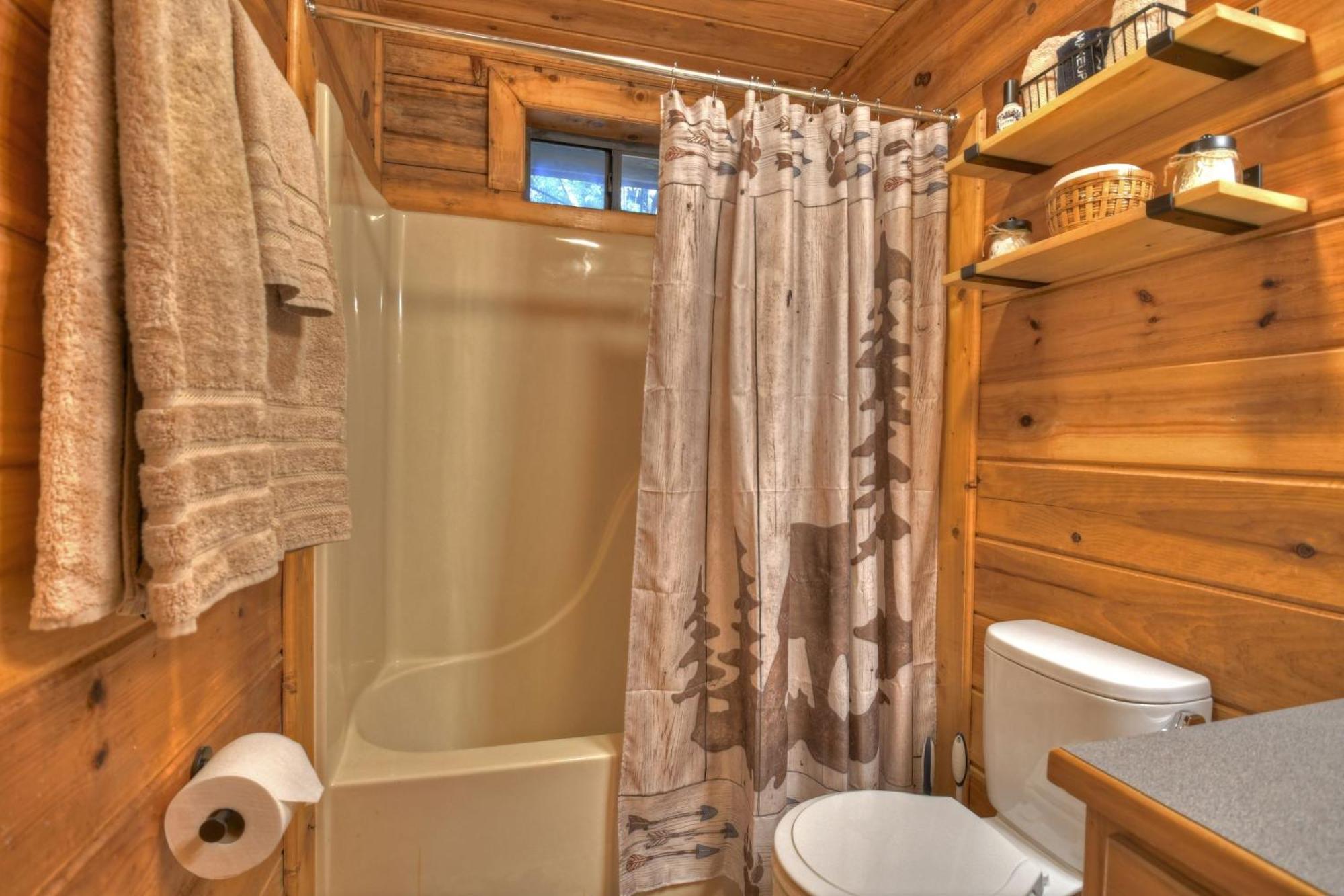 Hygge Haus Rustic Charm Cozy Beds And A Serene Location Ellijay Exterior photo