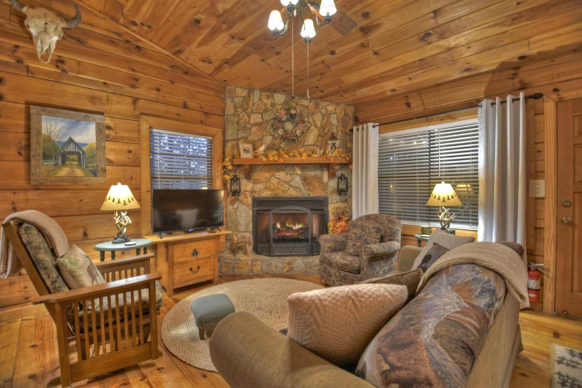Hygge Haus Rustic Charm Cozy Beds And A Serene Location Ellijay Exterior photo